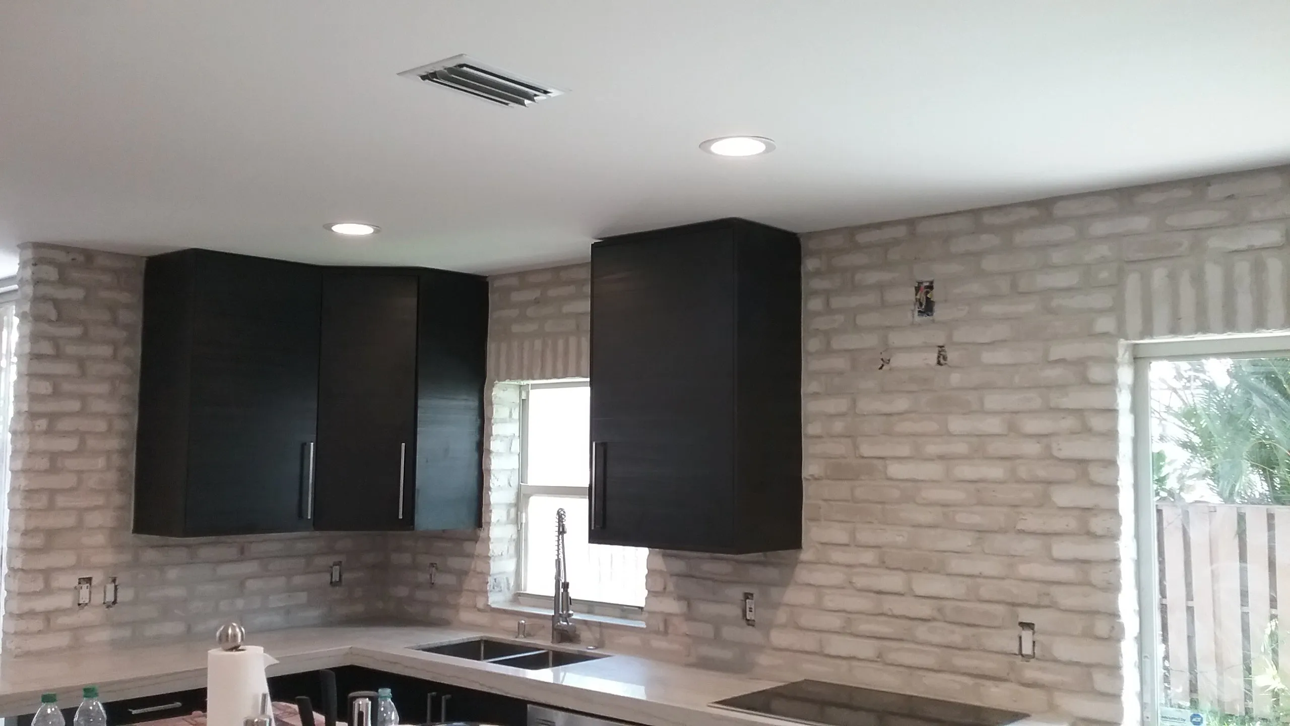 CHICAGO STYLE BRICK VENEERS- PURE WHITE COLOR.   Make Your Home Decor Art With White Brick Tiles. FREE SHIPPING!