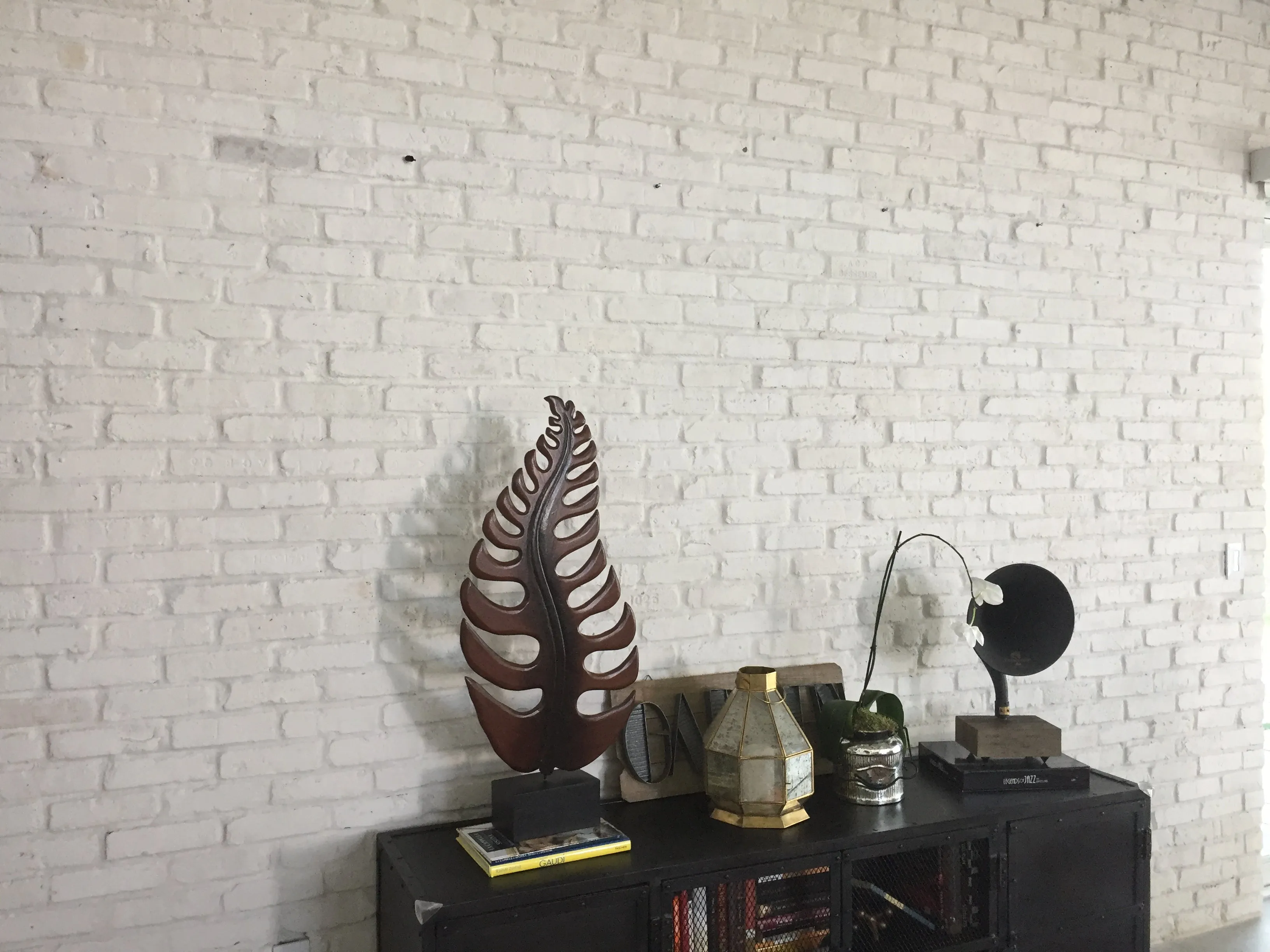 CHICAGO STYLE BRICK VENEERS- PURE WHITE COLOR.   Make Your Home Decor Art With White Brick Tiles. FREE SHIPPING!