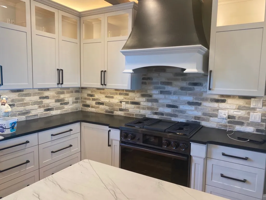 CHICAGO STYLE BRICK VENEERS- WHITE MIXED COLOR. Brick Decoration Design At It's Best. FREE SHIPPING!