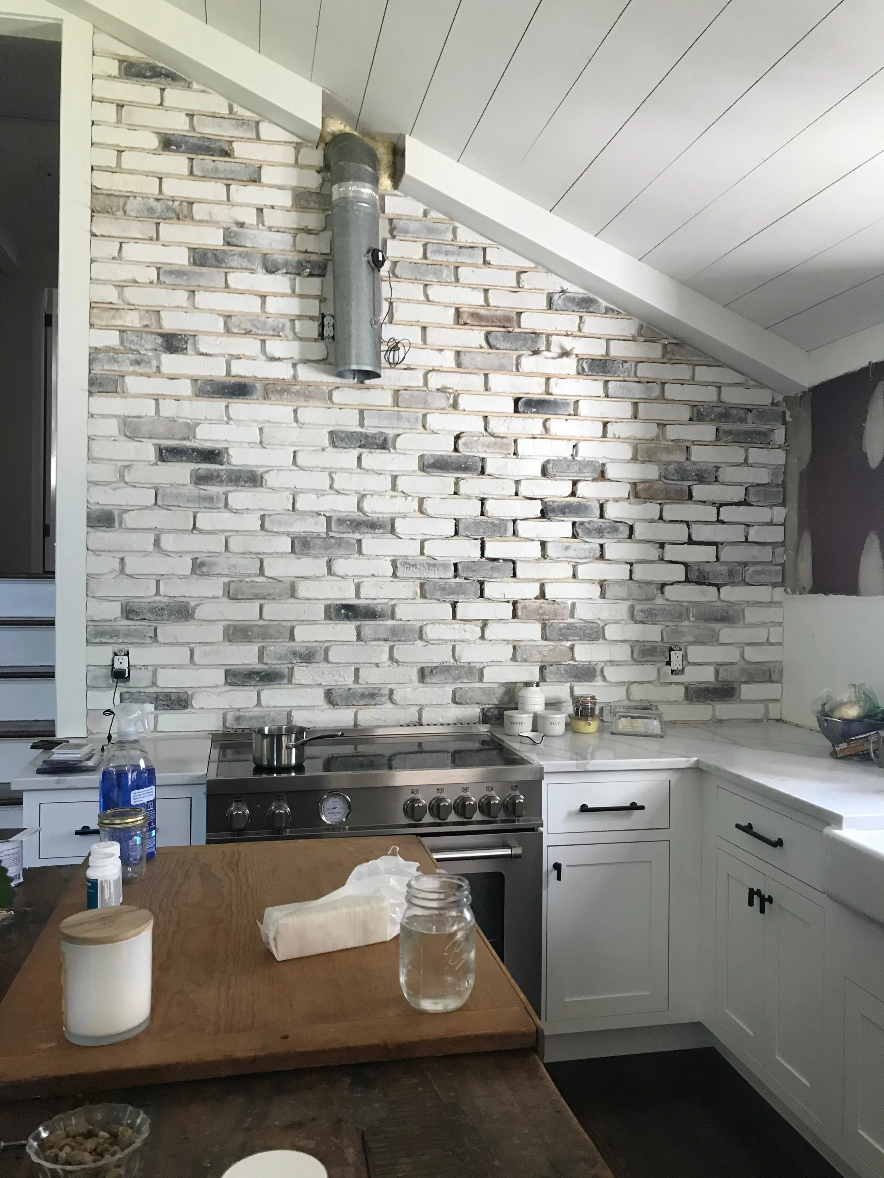 CHICAGO STYLE BRICK VENEERS- WHITE MIXED COLOR. Brick Decoration Design At It's Best. FREE SHIPPING!