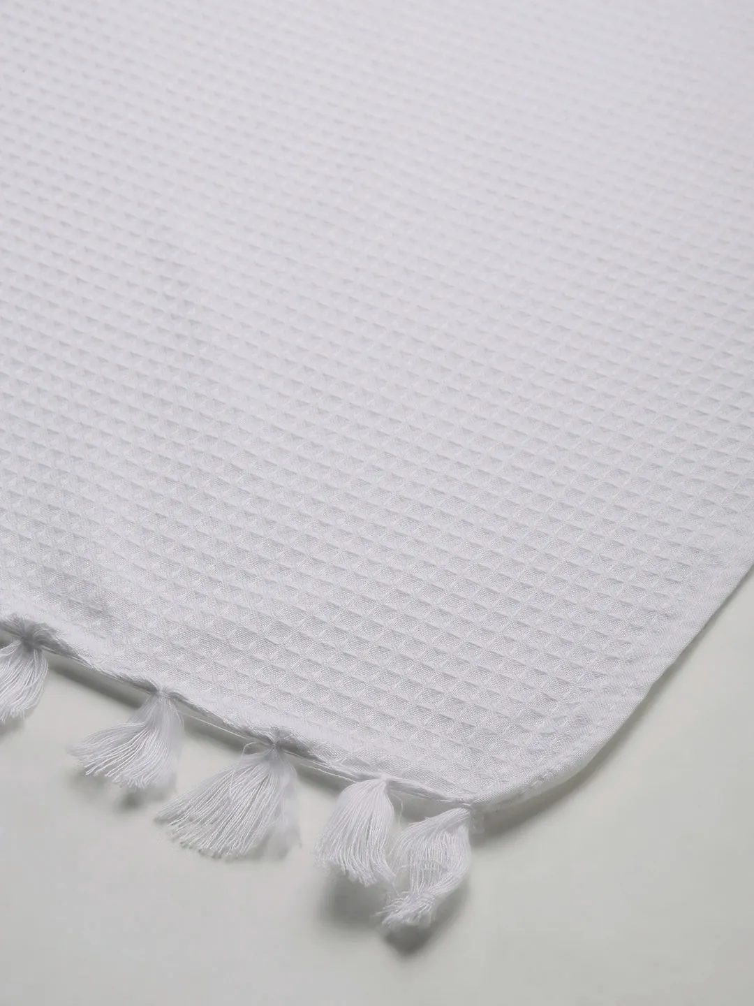 WHITE 02