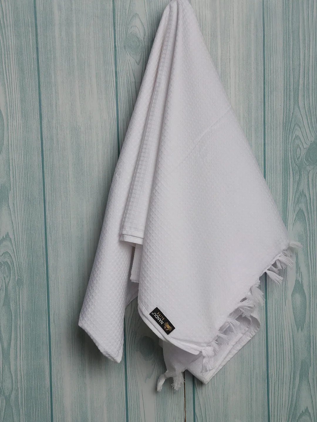 WHITE 02